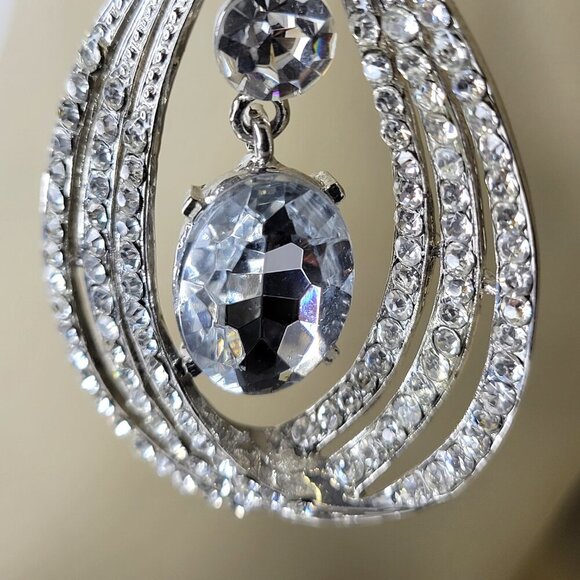 Teardrop Silver Crystal Earrings Bridal Earrings - Picture 3 of 8